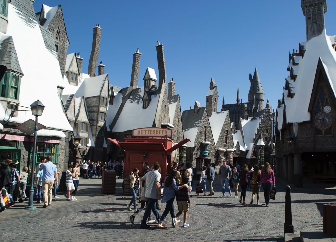 Hogsmeade%20Village%20 %20WWoHP%20at%20USH%20%282%29%20Large.jpeg